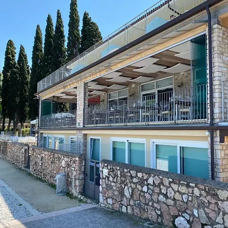 Baia Dei Pini Torri Del Benaco